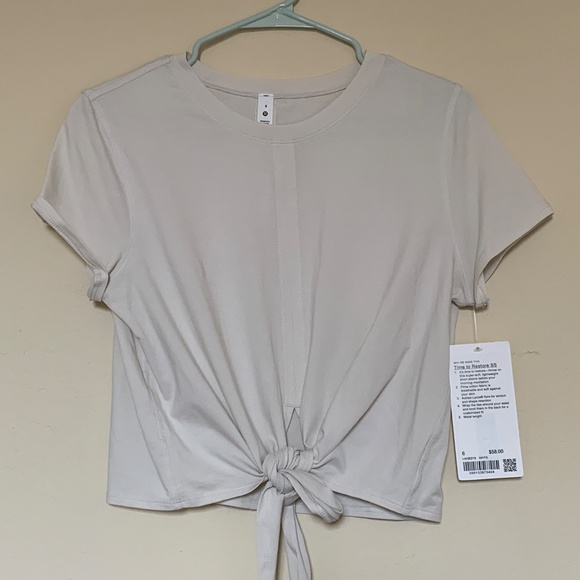 Lululemon Time to Restore Wrap Short Sleeve Shirt, NWT, Size 6, White Opal/Cream - Picture 4 of 10